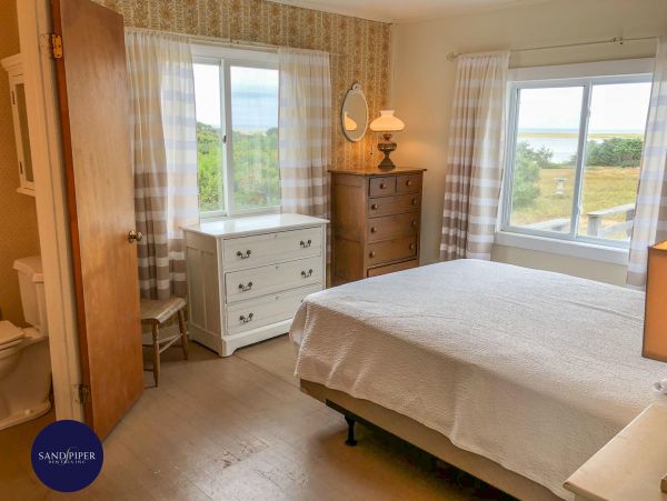 Cape Cod Home 995200