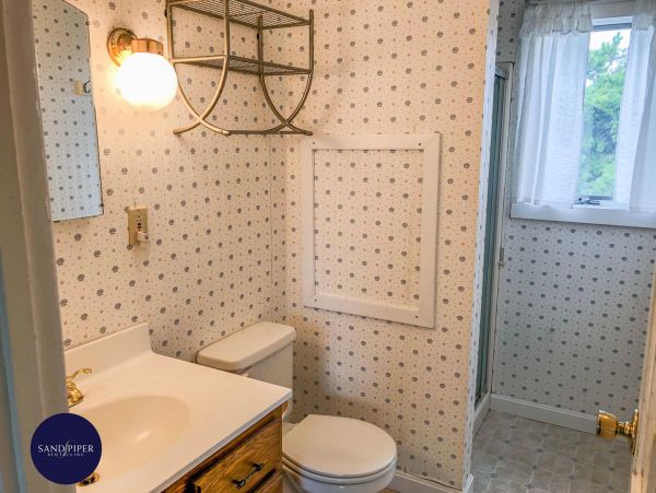 Cape Cod Home 995200