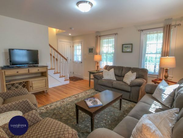 Cape Cod Home 995201