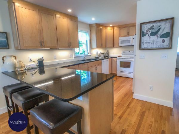 Cape Cod Home 995201