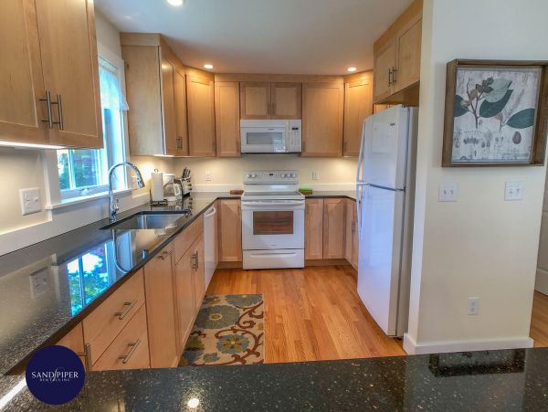 Cape Cod Home 995201