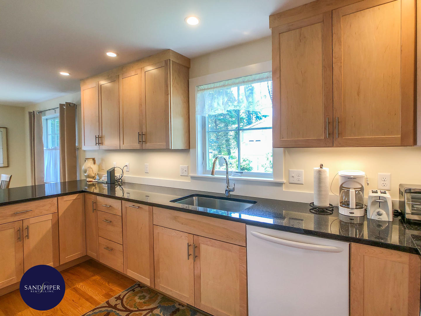 Cape Cod Home 995201
