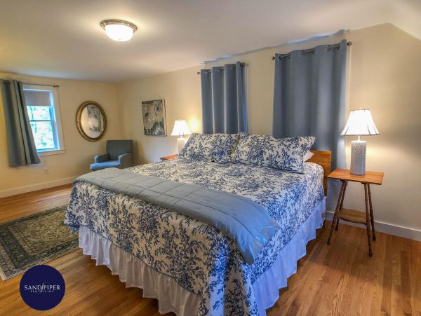 Cape Cod Home 995201