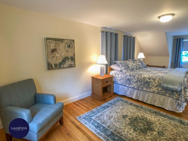 Cape Cod Home 995201