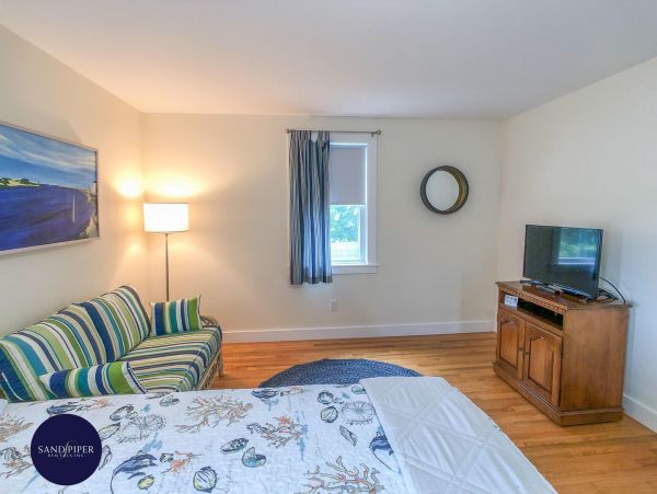 Cape Cod Home 995201