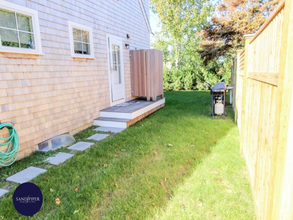 Cape Cod Home 995201