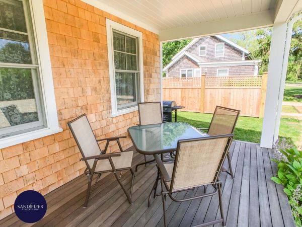 Cape Cod Home 995201