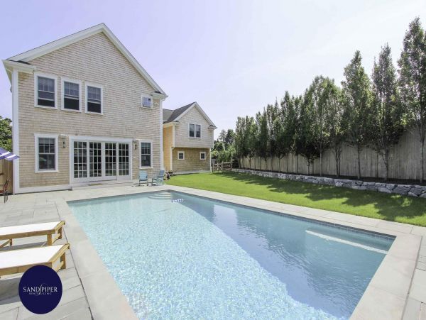 Cape Cod Home 995202