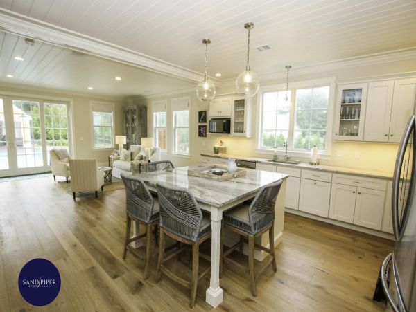 Cape Cod Home 995202