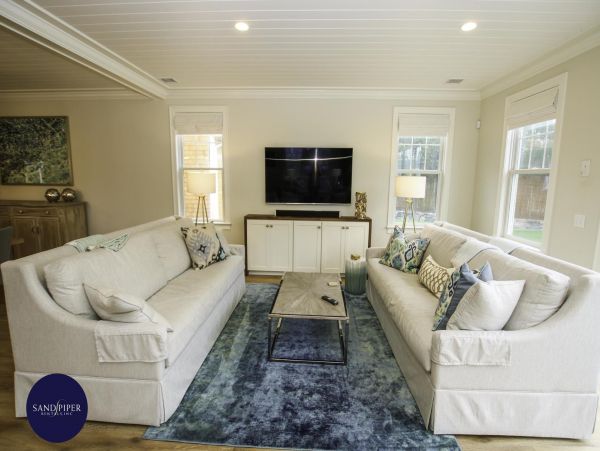 Cape Cod Home 995202