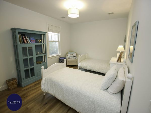 Cape Cod Home 995202