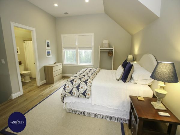 Cape Cod Home 995202