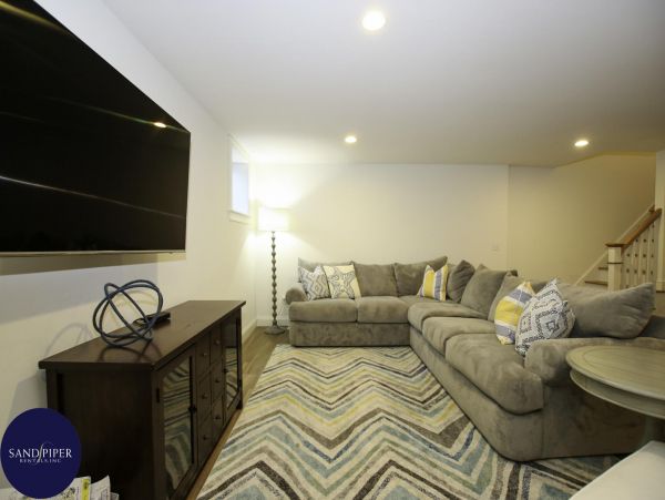 Cape Cod Home 995202