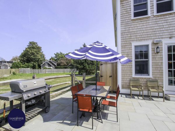 Cape Cod Home 995202