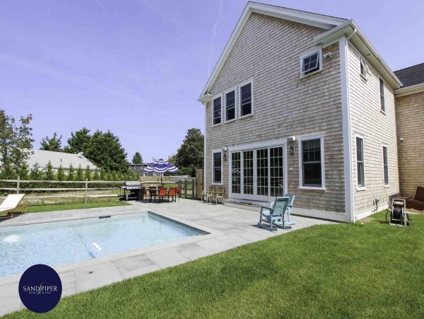 Cape Cod Home 995202
