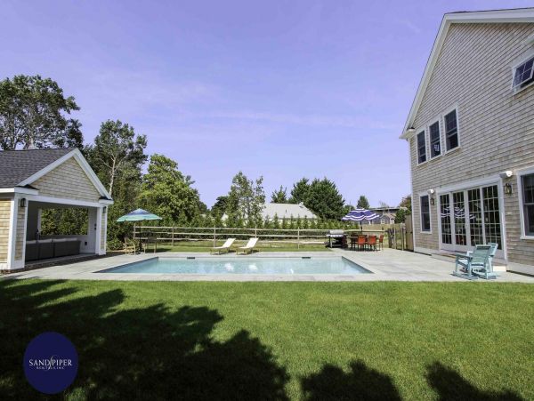 Cape Cod Home 995202