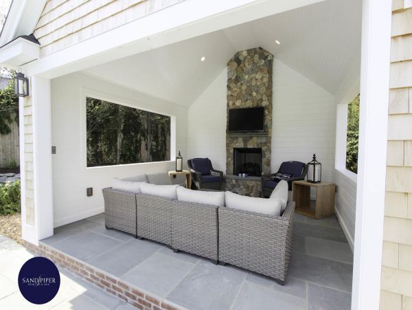 Cape Cod Home 995202