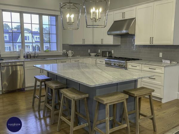 Cape Cod Home 995203