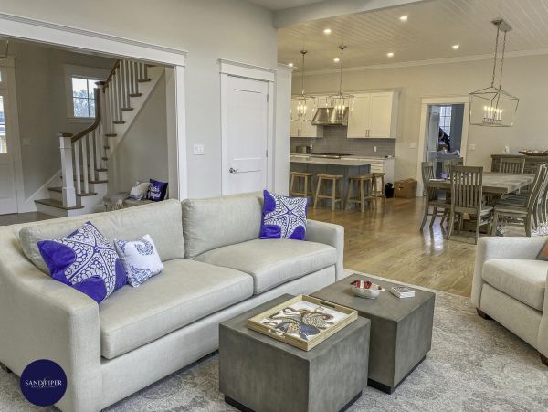 Cape Cod Home 995203
