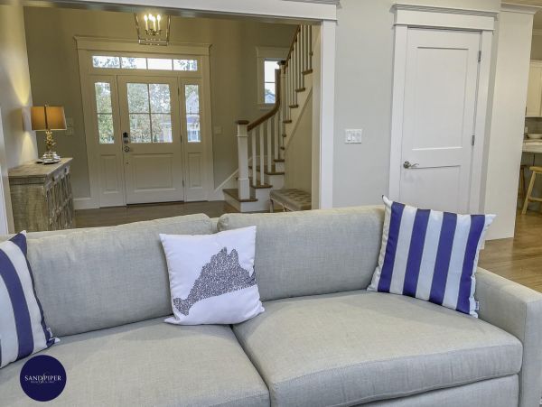 Cape Cod Home 995203