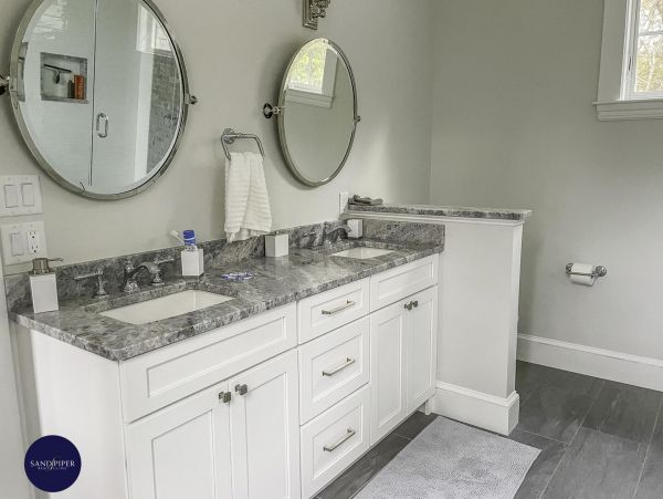 Cape Cod Home 995203