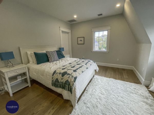 Cape Cod Home 995203