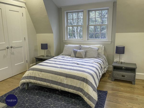 Cape Cod Home 995203