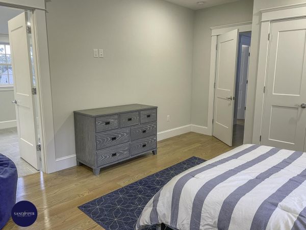 Cape Cod Home 995203