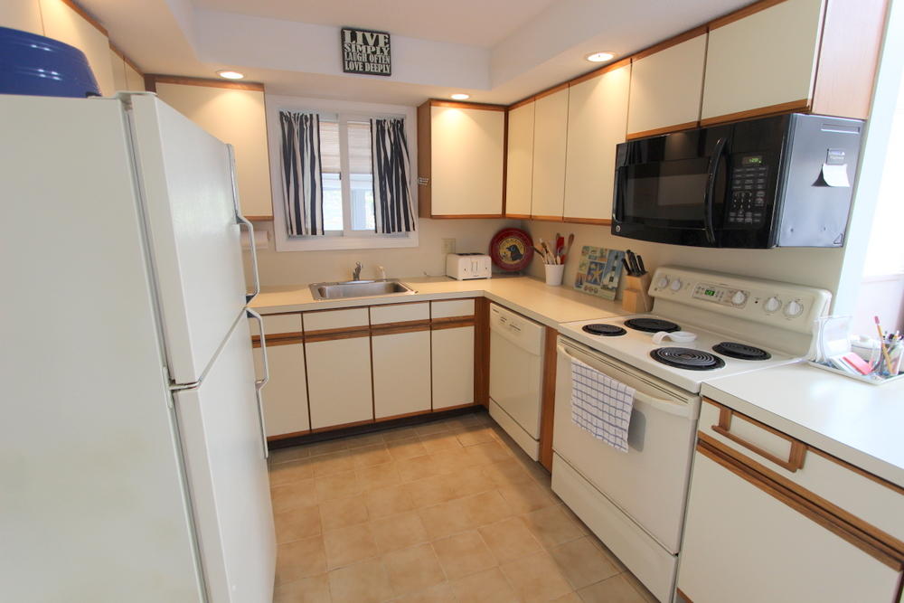 Cape Cod Home 995205