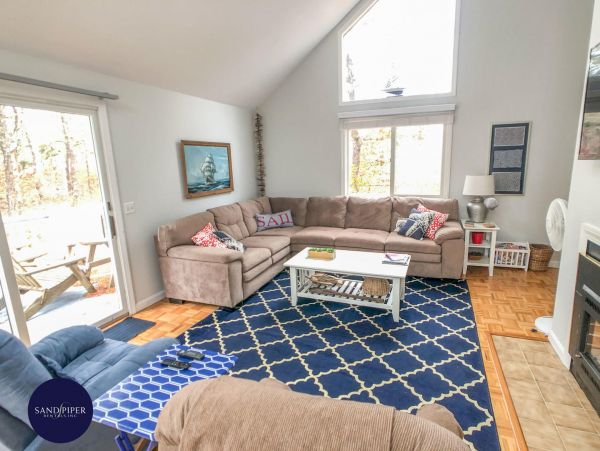 Cape Cod Home 995205