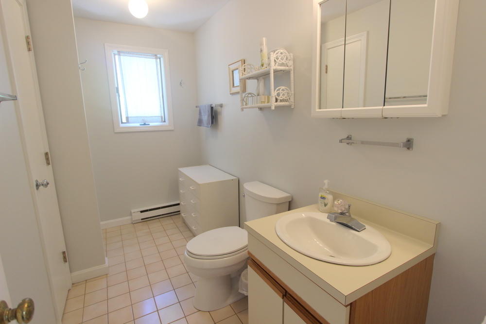 Cape Cod Home 995205