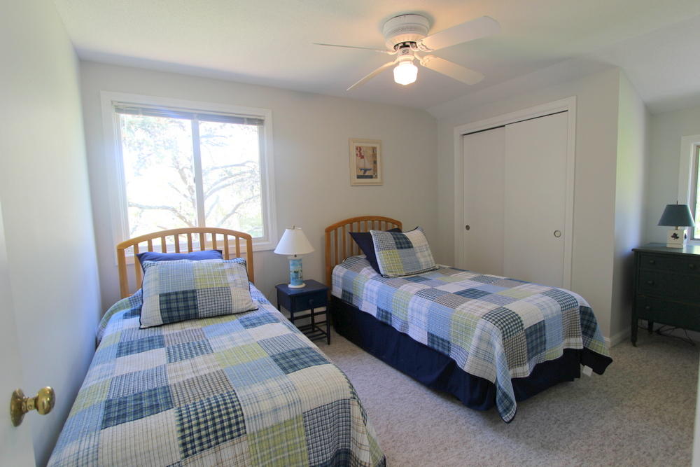 Cape Cod Home 995205