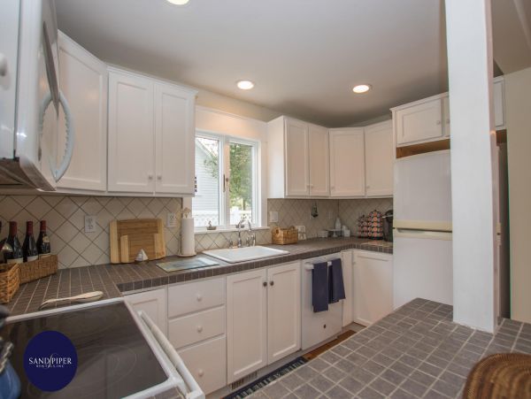 Cape Cod Home 995206
