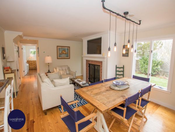 Cape Cod Home 995206