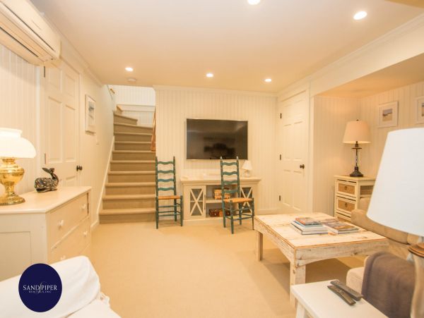 Cape Cod Home 995206