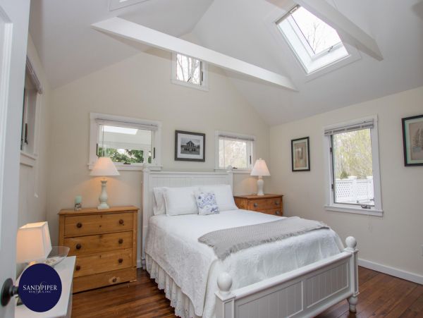 Cape Cod Home 995206