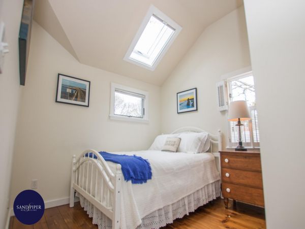 Cape Cod Home 995206