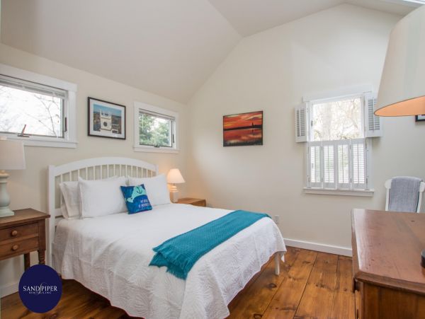 Cape Cod Home 995206