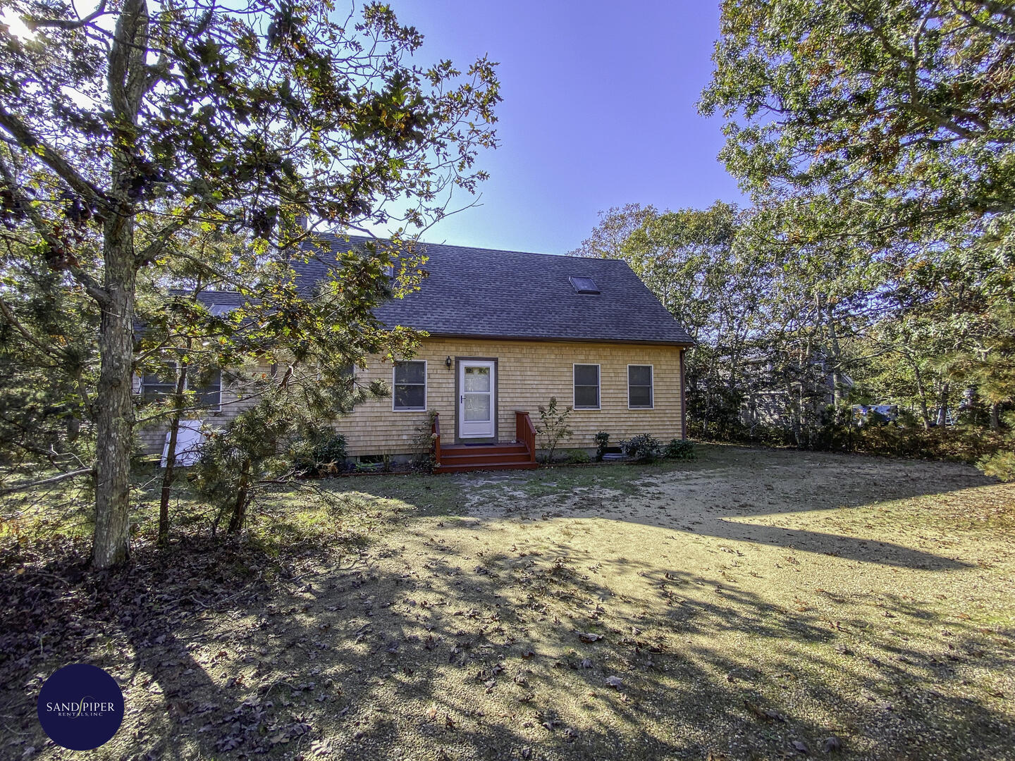 Cape Cod Home 995207