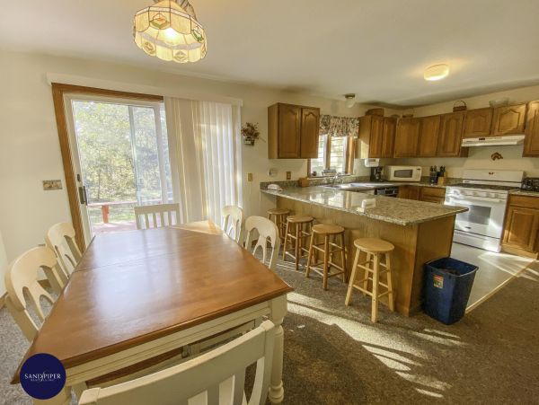 Cape Cod Home 995207
