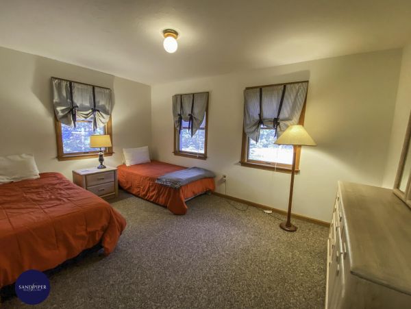 Cape Cod Home 995207