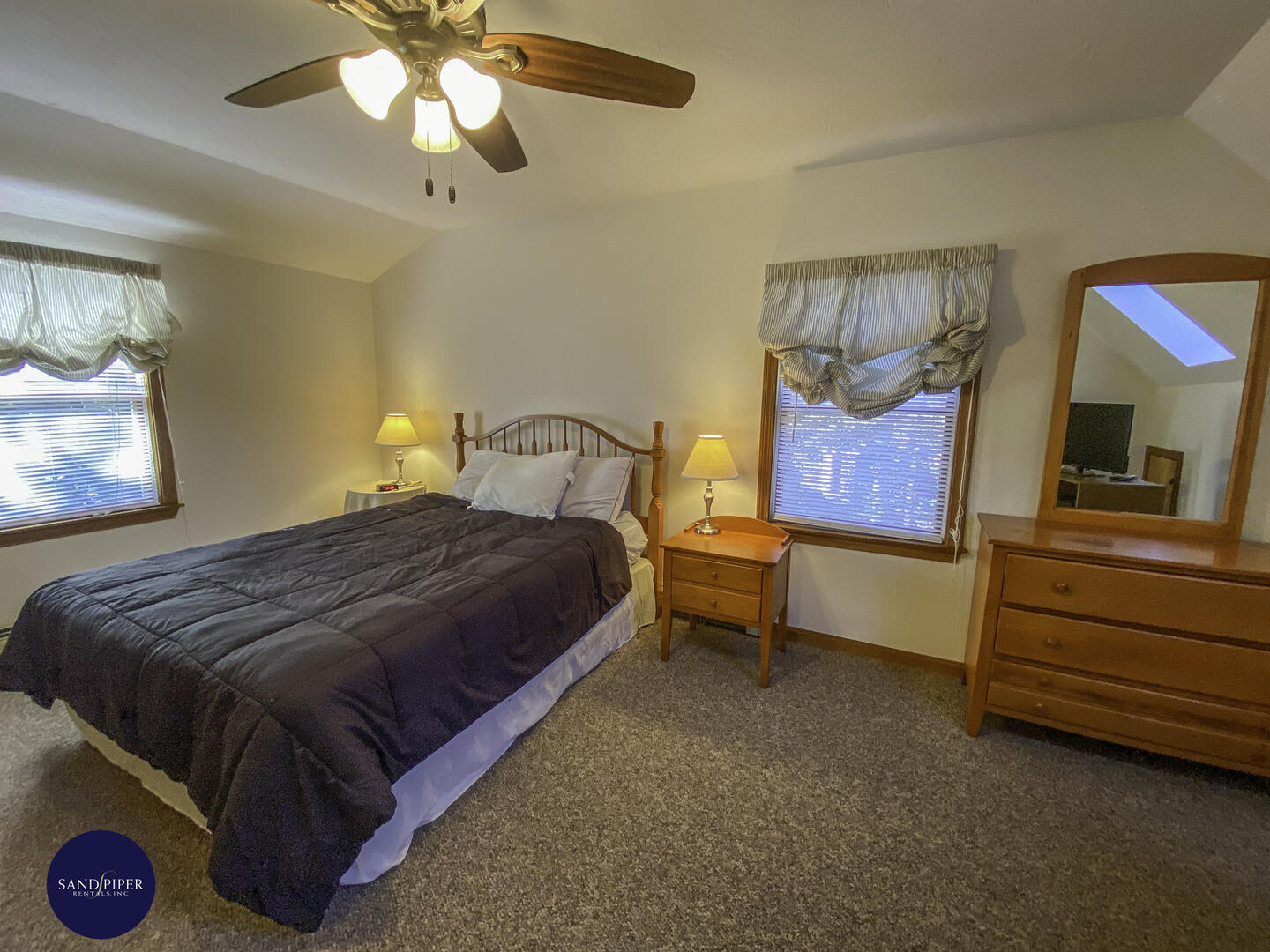 Cape Cod Home 995207