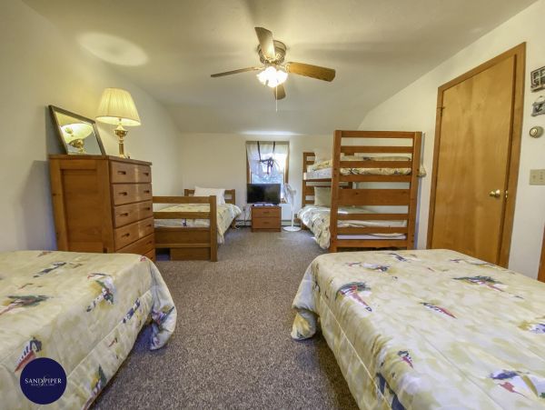 Cape Cod Home 995207