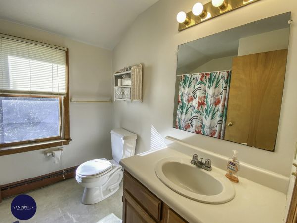 Cape Cod Home 995207