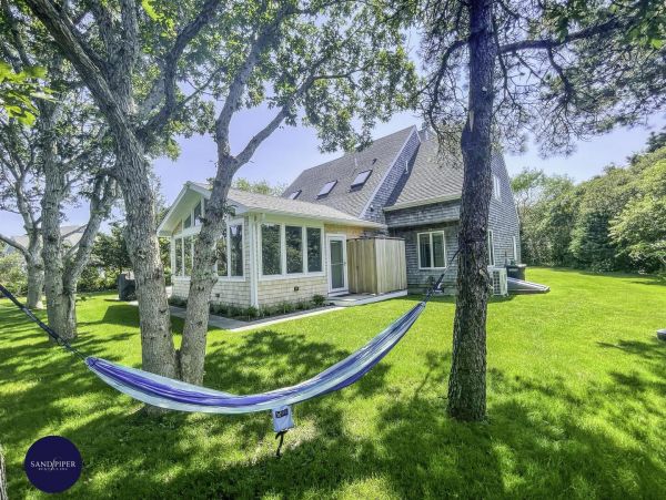 Cape Cod Home 995208