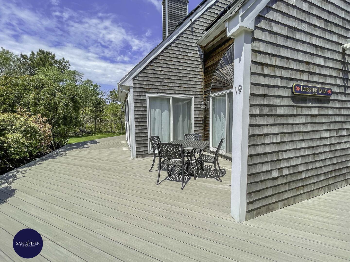 Cape Cod Home 995208