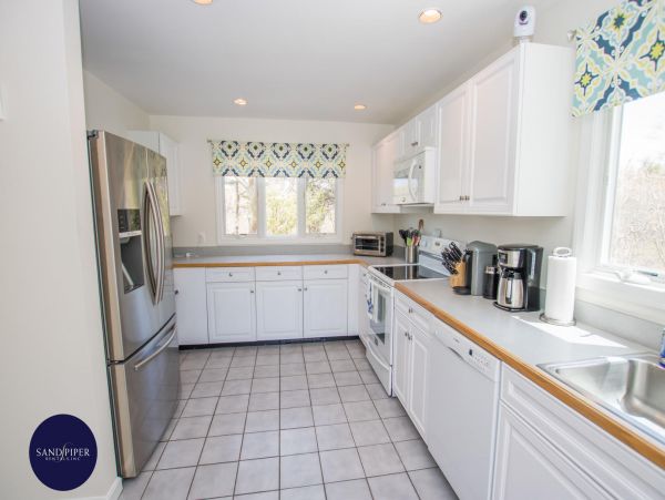Cape Cod Home 995208