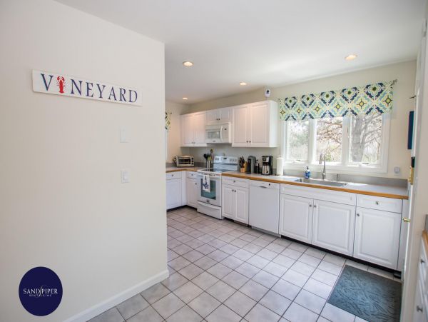 Cape Cod Home 995208