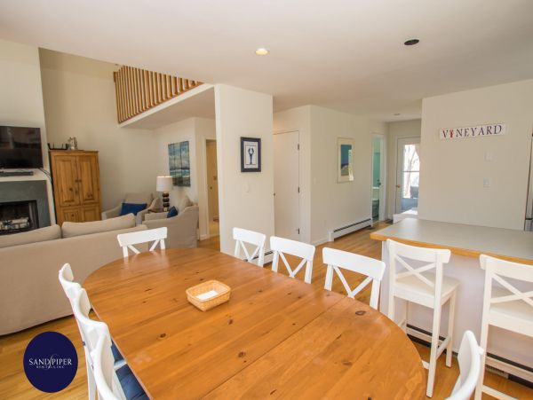 Cape Cod Home 995208