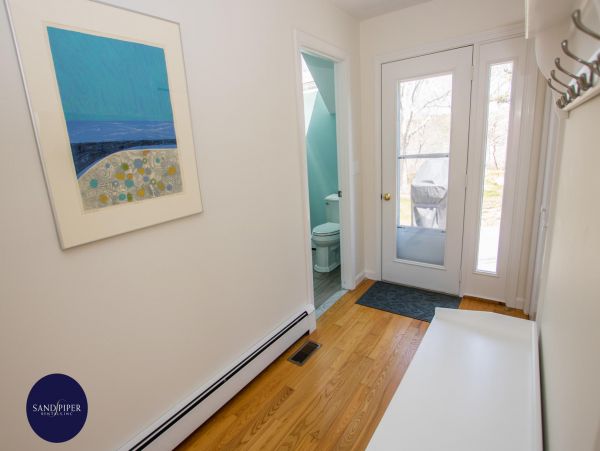 Cape Cod Home 995208